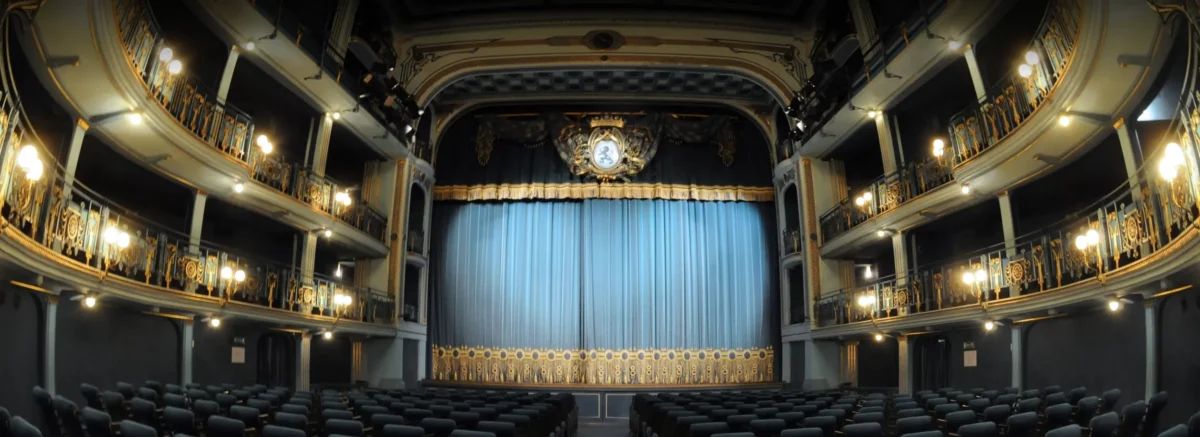 Dietro le quinte del Teatro Sociale: vivi la magia da vicino!